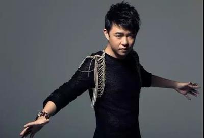 小豆音樂(lè)文化與金曲歌王劉嘉亮簽約，攜手共創(chuàng)文化藝術(shù)新篇章